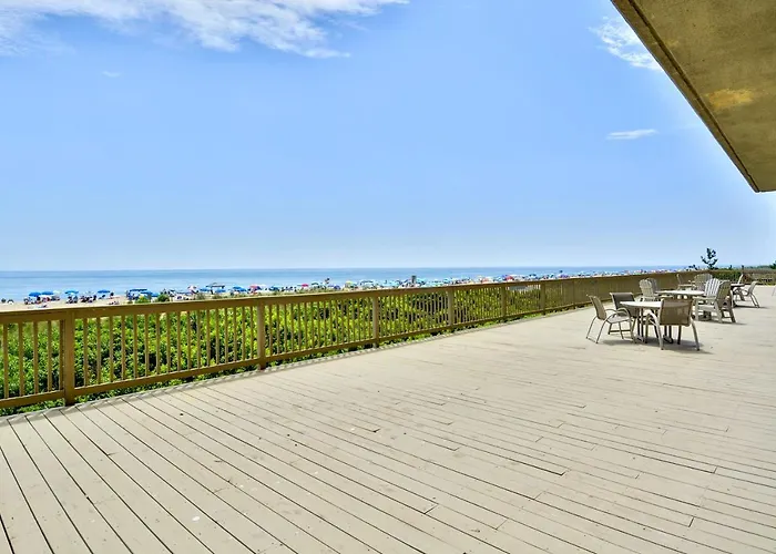Century 2 Apartment