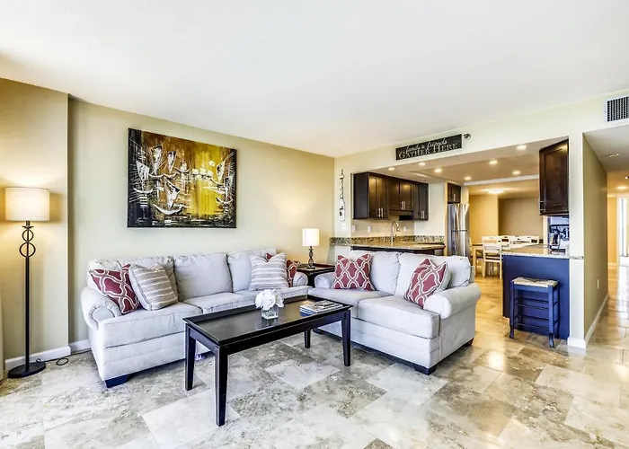 Century 2 Apartment *