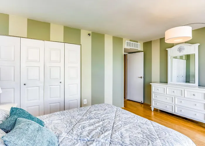 Century 2 Apartment